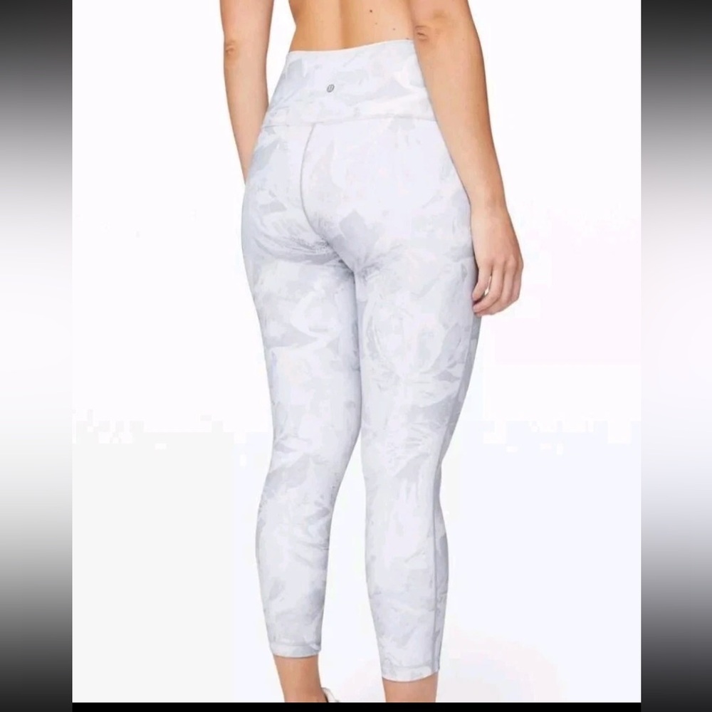 Lululemon Wunder Under Hi Rise Tight Size 10 Full-On Luxtreme Tropical shadow